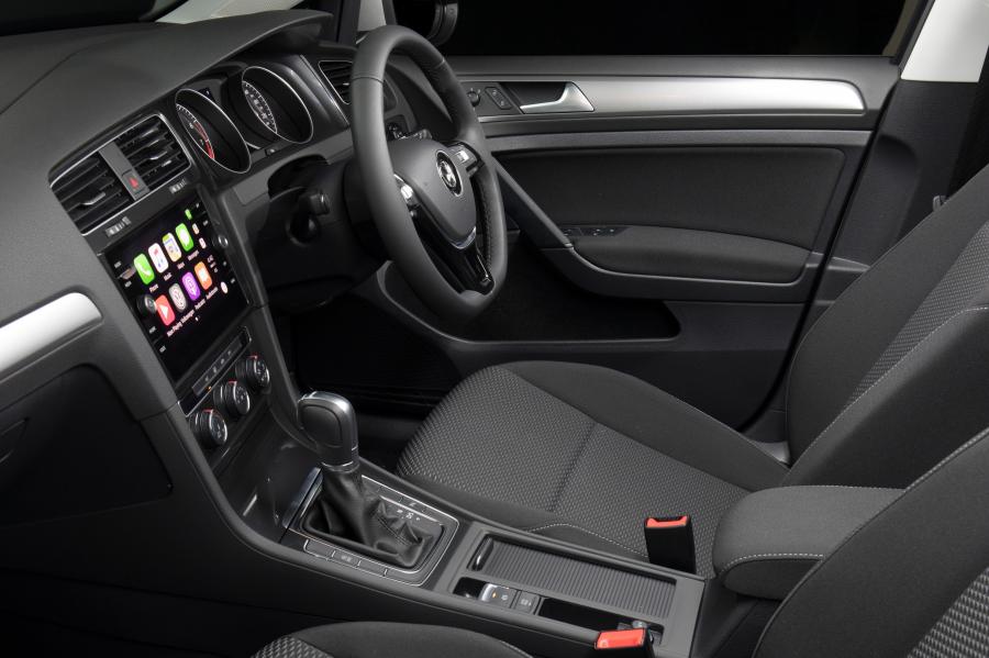 Интерьер Volkswagen Golf TSI 5-Door 2017 года  (AU) (фото 11 из 21)
